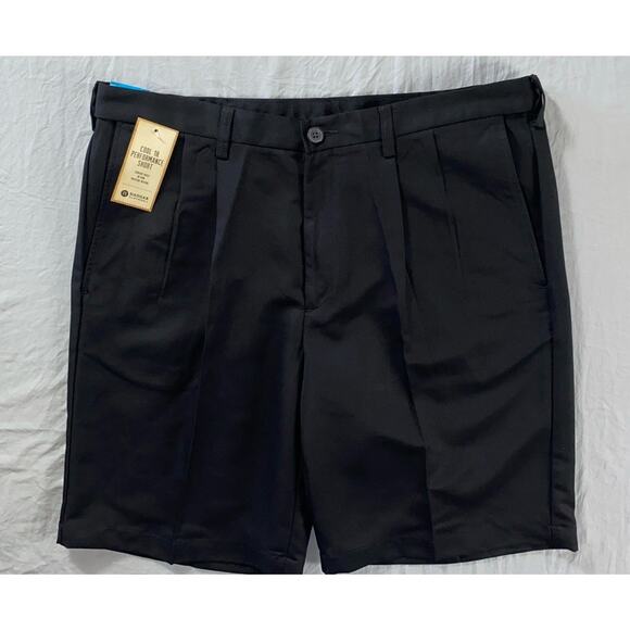 Haggar Pleated Microfiber Cool 18 Performance Shorts. Navy, Men's Size 36. NWT!! - Picture 1 of 3